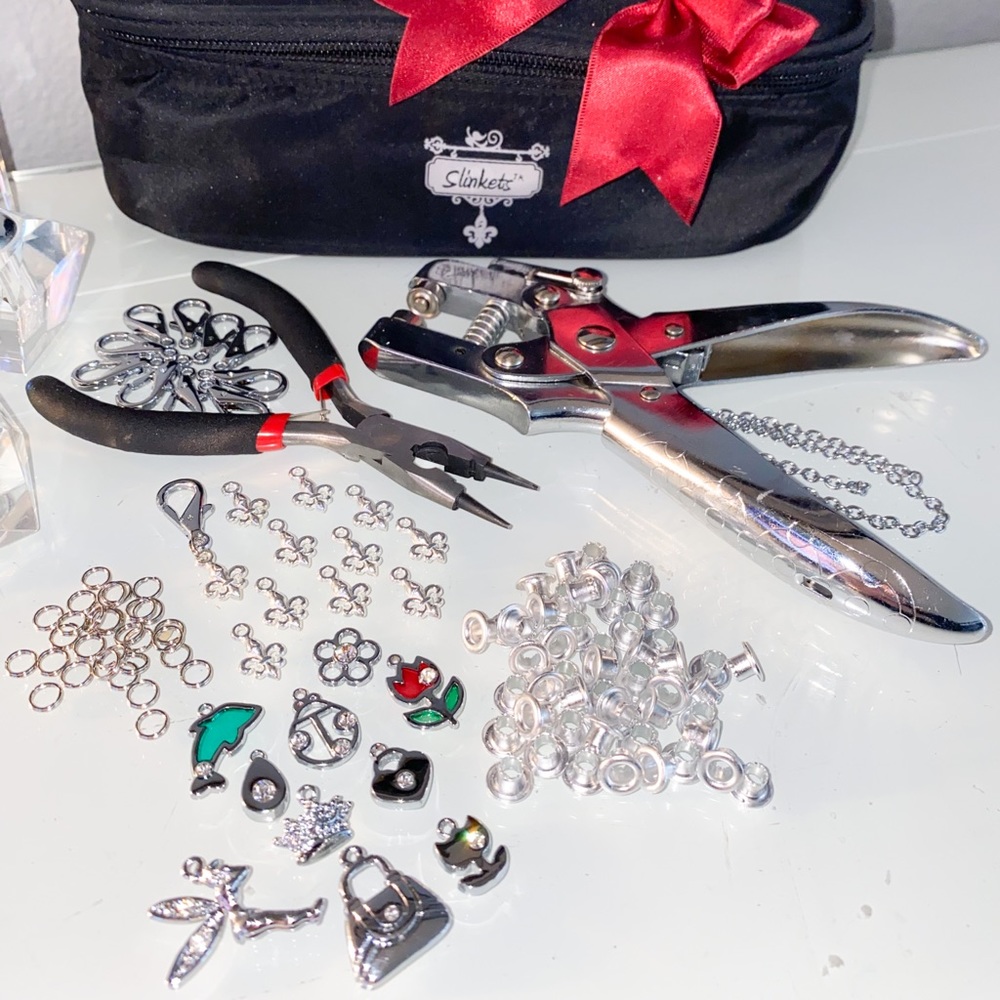5 (yes 5) Slinkets, 175 Piece Embellishment Kits